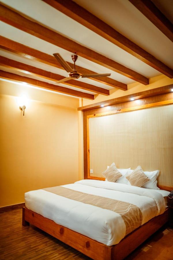 Paradise Boutique Hotel Покхара Экстерьер фото