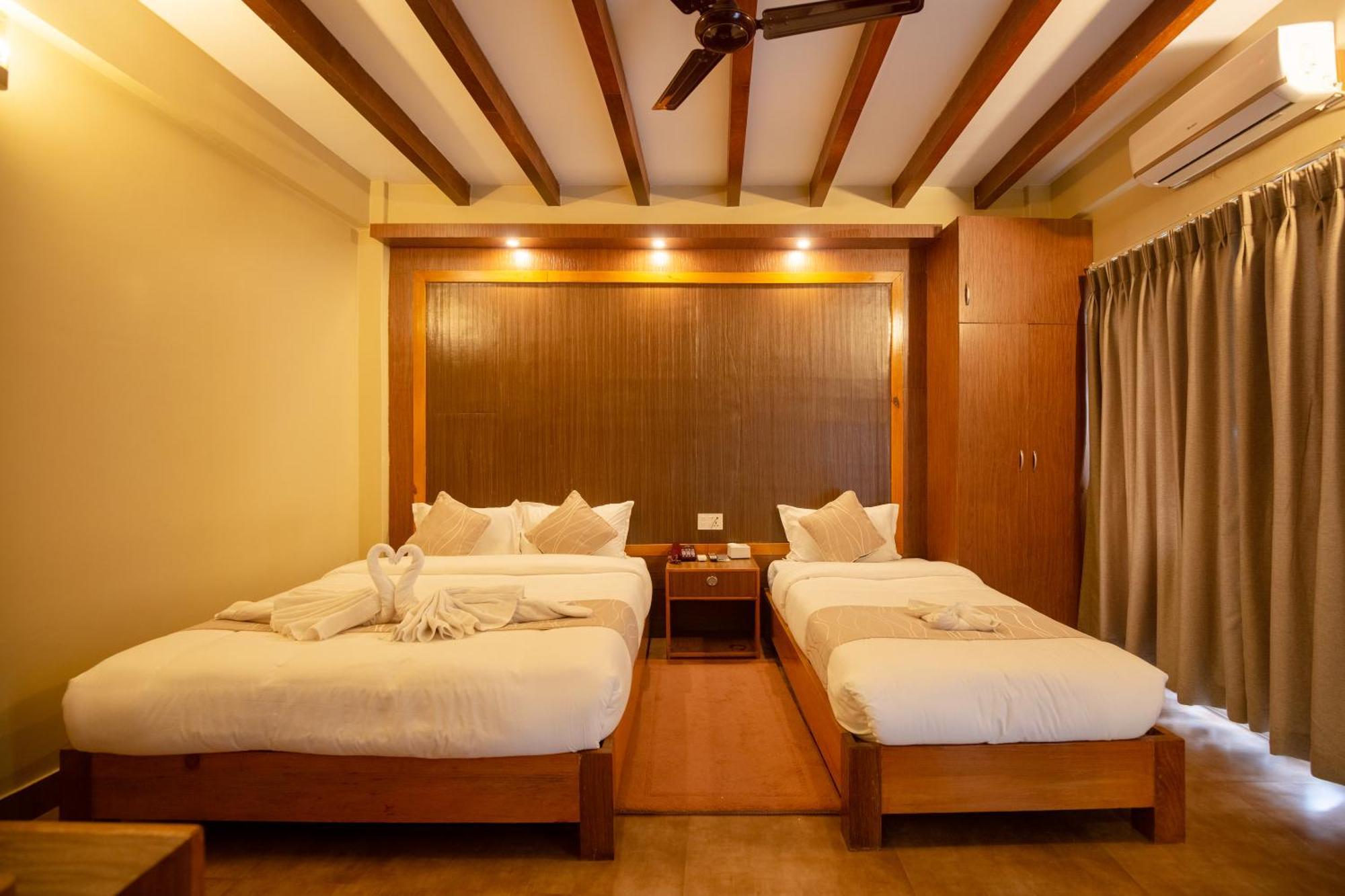 Paradise Boutique Hotel Покхара Экстерьер фото